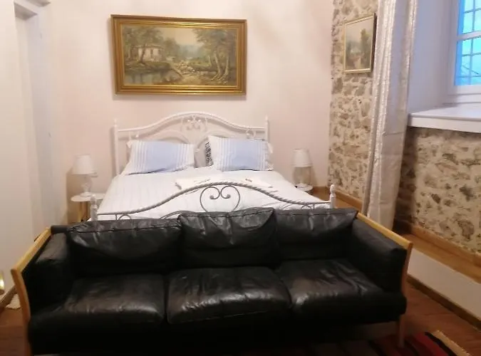 Hotell 1830 Chateau *